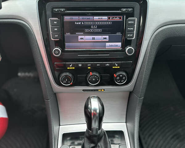 Серый Фольксваген Пассат, объемом двигателя 2.48 л и пробегом 222 тыс. км за 9500 $, фото 29 на Automoto.ua