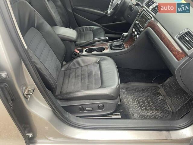 Серый Фольксваген Пассат, объемом двигателя 2.5 л и пробегом 124 тыс. км за 12500 $, фото 8 на Automoto.ua