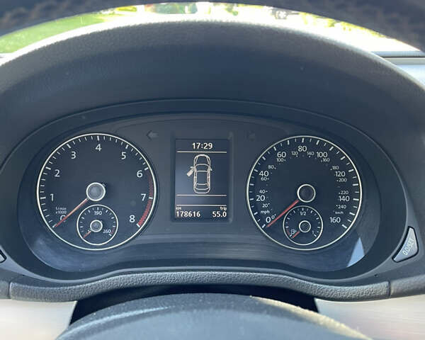 Серый Фольксваген Пассат, объемом двигателя 2.5 л и пробегом 179 тыс. км за 11300 $, фото 15 на Automoto.ua