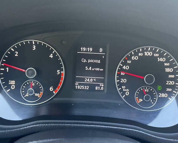 Фольксваген Пассат 2013 в Кривом Озере на Automoto.ua Серый Фольксваген Пассат, объемом двигателя 2 л и пробегом 192 тыс. км за 12500 $, фото 32 на Automoto.ua