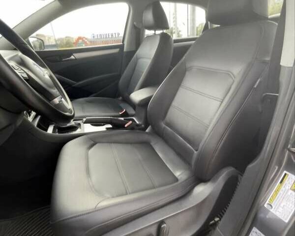 Сірий Фольксваген Пассат, об'ємом двигуна 2.48 л та пробігом 123 тис. км за 11300 $, фото 19 на Automoto.ua