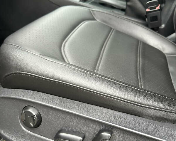 Серый Фольксваген Пассат, объемом двигателя 2.48 л и пробегом 218 тыс. км за 9700 $, фото 8 на Automoto.ua