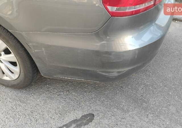 Серый Фольксваген Пассат, объемом двигателя 2.5 л и пробегом 170 тыс. км за 10600 $, фото 6 на Automoto.ua