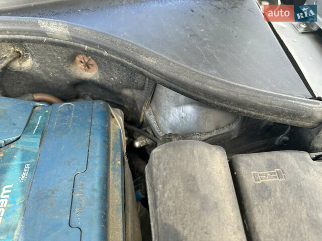 Серый Фольксваген Пассат, объемом двигателя 2.5 л и пробегом 226 тыс. км за 10500 $, фото 12 на Automoto.ua