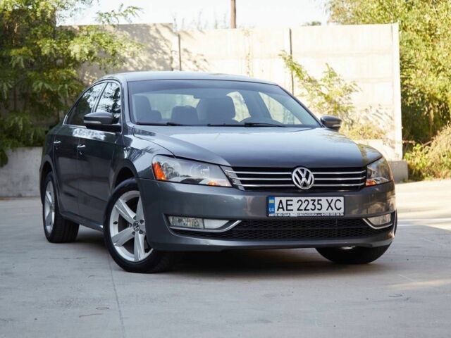 Серый Фольксваген Пассат, объемом двигателя 1.8 л и пробегом 190 тыс. км за 9700 $, фото 4 на Automoto.ua