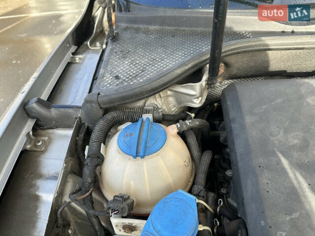 Серый Фольксваген Пассат, объемом двигателя 2.5 л и пробегом 226 тыс. км за 10500 $, фото 33 на Automoto.ua