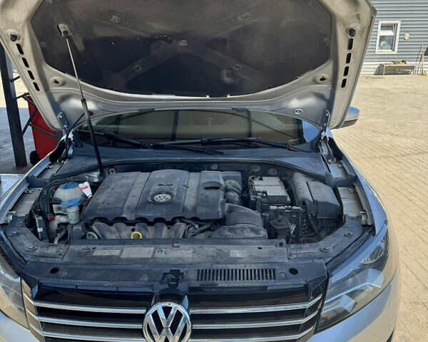 Серый Фольксваген Пассат, объемом двигателя 2.48 л и пробегом 187 тыс. км за 10300 $, фото 6 на Automoto.ua