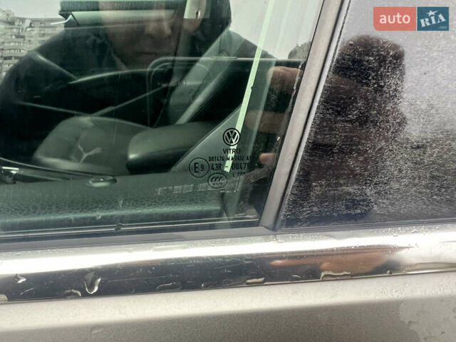 Сірий Фольксваген Пассат, об'ємом двигуна 1.8 л та пробігом 147 тис. км за 10000 $, фото 14 на Automoto.ua