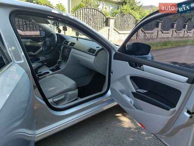 Серый Фольксваген Пассат, объемом двигателя 2.5 л и пробегом 165 тыс. км за 11499 $, фото 8 на Automoto.ua