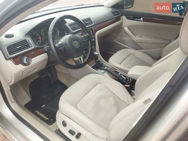 Серый Фольксваген Пассат, объемом двигателя 2.5 л и пробегом 286 тыс. км за 8999 $, фото 18 на Automoto.ua