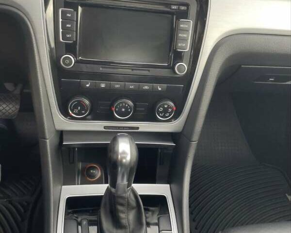 Сірий Фольксваген Пассат, об'ємом двигуна 2.48 л та пробігом 123 тис. км за 11300 $, фото 24 на Automoto.ua