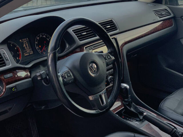 Сірий Фольксваген Пассат, об'ємом двигуна 2.5 л та пробігом 284 тис. км за 10300 $, фото 8 на Automoto.ua