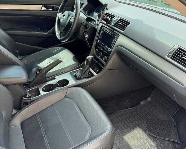 Серый Фольксваген Пассат, объемом двигателя 2 л и пробегом 216 тыс. км за 10599 $, фото 8 на Automoto.ua