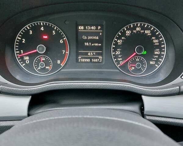 Серый Фольксваген Пассат, объемом двигателя 2.5 л и пробегом 219 тыс. км за 9800 $, фото 6 на Automoto.ua