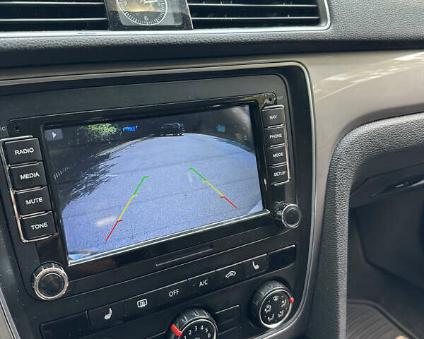 Сірий Фольксваген Пассат, об'ємом двигуна 1.8 л та пробігом 176 тис. км за 10190 $, фото 25 на Automoto.ua