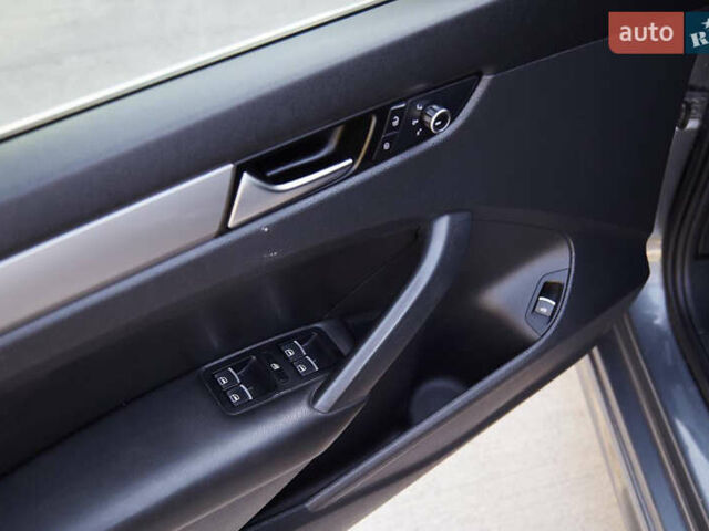 Сірий Фольксваген Пассат, об'ємом двигуна 1.8 л та пробігом 190 тис. км за 10000 $, фото 4 на Automoto.ua