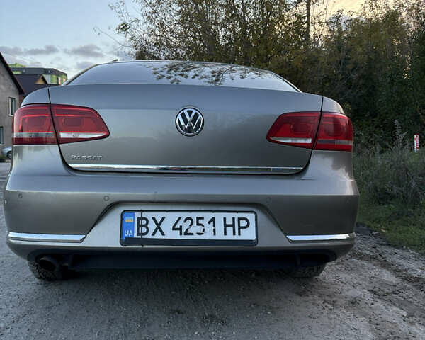 Фольксваген Пассат 2013 в Каменце-Подольском на Automoto.ua Серый Фольксваген Пассат, объемом двигателя 1.6 л и пробегом 270 тыс. км за 10500 $, фото 4 на Automoto.ua