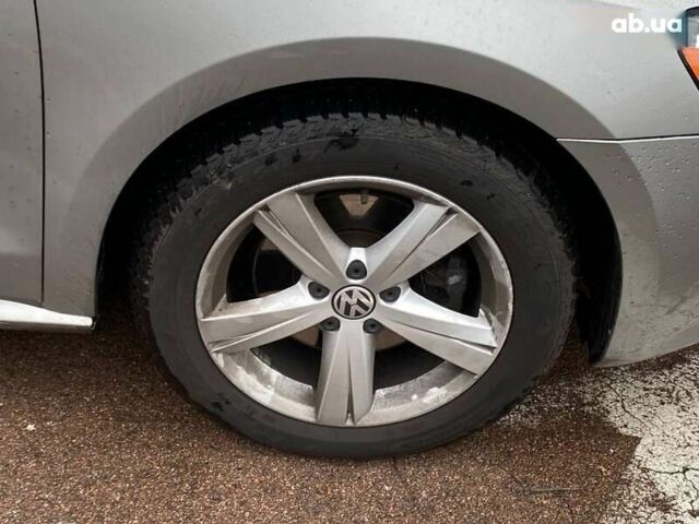 Сірий Фольксваген Пассат, об'ємом двигуна 2.5 л та пробігом 156 тис. км за 9500 $, фото 17 на Automoto.ua