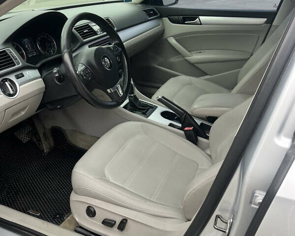 Сірий Фольксваген Пассат, об'ємом двигуна 2 л та пробігом 240 тис. км за 10000 $, фото 7 на Automoto.ua