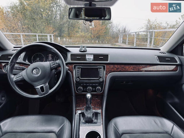 Фольксваген Пассат 2013 у Прилуках на Automoto.ua Сірий Фольксваген Пассат, об'ємом двигуна 2 л та пробігом 178 тис. км за 12500 $, фото 33 на Automoto.ua