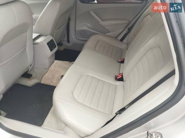 Серый Фольксваген Пассат, объемом двигателя 2.5 л и пробегом 286 тыс. км за 8999 $, фото 17 на Automoto.ua