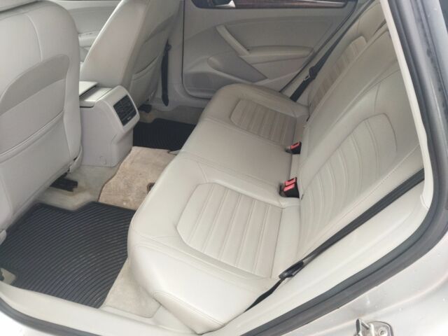 Фольксваген Пассат 2013 в Прилуках на Automoto.ua Серый Фольксваген Пассат, объемом двигателя 2.5 л и пробегом 290 тыс. км за 9100 $, фото 7 на Automoto.ua