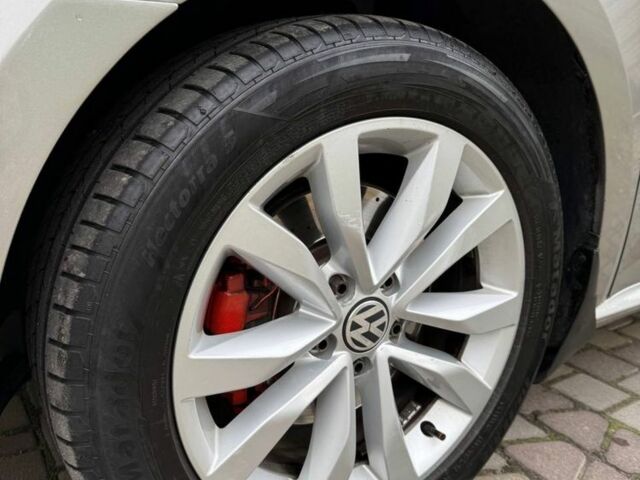 Серый Фольксваген Пассат, объемом двигателя 2.5 л и пробегом 190 тыс. км за 4900 $, фото 4 на Automoto.ua