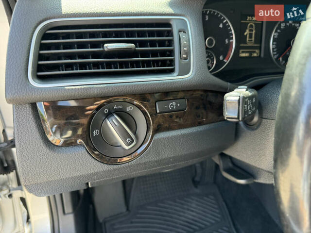 Сірий Фольксваген Пассат, об'ємом двигуна 2 л та пробігом 268 тис. км за 11500 $, фото 27 на Automoto.ua