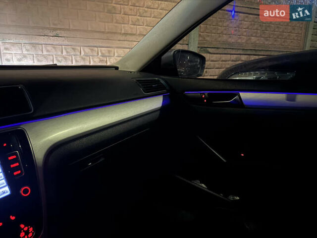 Серый Фольксваген Пассат, объемом двигателя 2.5 л и пробегом 216 тыс. км за 9800 $, фото 19 на Automoto.ua