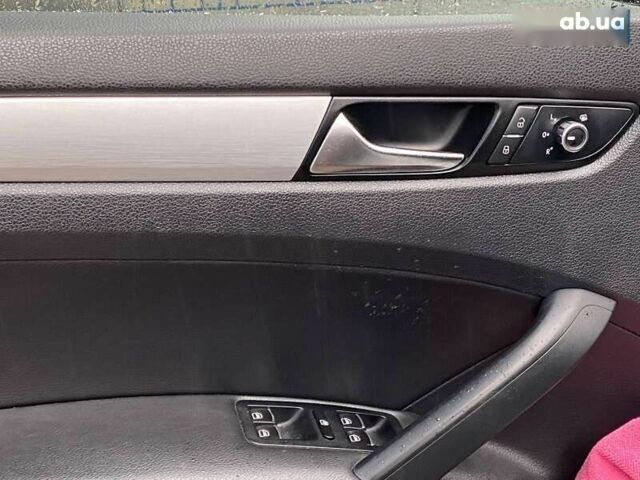 Сірий Фольксваген Пассат, об'ємом двигуна 2.5 л та пробігом 156 тис. км за 9500 $, фото 16 на Automoto.ua