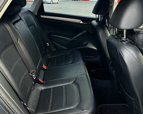 Сірий Фольксваген Пассат, об'ємом двигуна 1.8 л та пробігом 119 тис. км за 11500 $, фото 1 на Automoto.ua