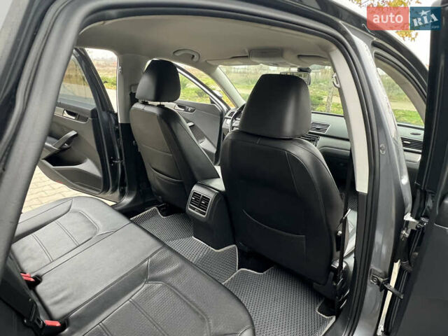 Сірий Фольксваген Пассат, об'ємом двигуна 2.5 л та пробігом 210 тис. км за 9700 $, фото 45 на Automoto.ua