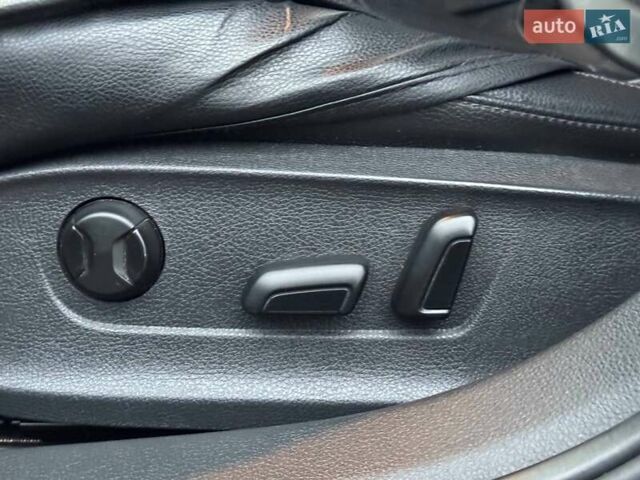 Серый Фольксваген Пассат, объемом двигателя 2.5 л и пробегом 236 тыс. км за 11800 $, фото 19 на Automoto.ua