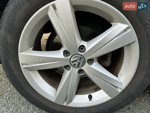 Серый Фольксваген Пассат, объемом двигателя 2.5 л и пробегом 226 тыс. км за 10500 $, фото 35 на Automoto.ua