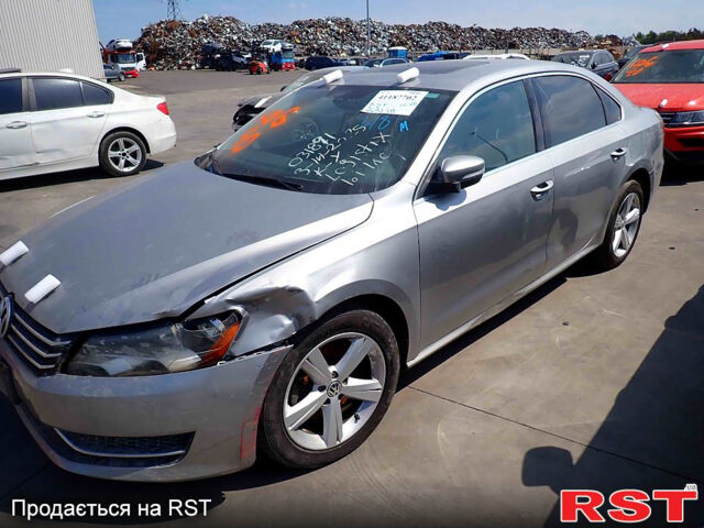 Серый Фольксваген Пассат, объемом двигателя 2.5 л и пробегом 153 тыс. км за 8700 $, фото 4 на Automoto.ua