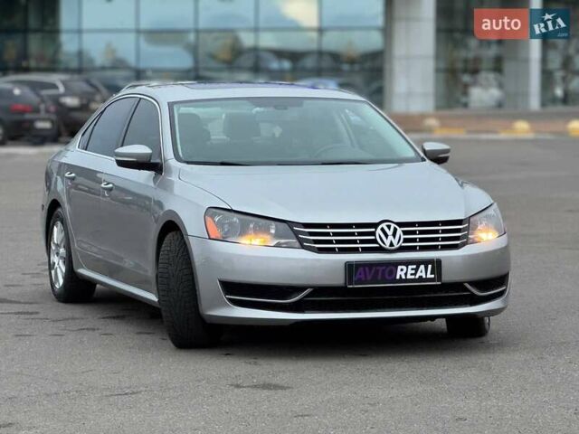 Серый Фольксваген Пассат, объемом двигателя 2.5 л и пробегом 236 тыс. км за 11800 $, фото 3 на Automoto.ua