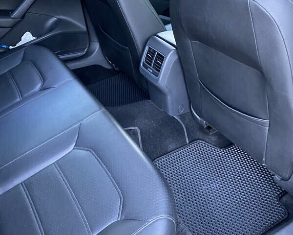 Сірий Фольксваген Пассат, об'ємом двигуна 2.5 л та пробігом 357 тис. км за 11500 $, фото 13 на Automoto.ua