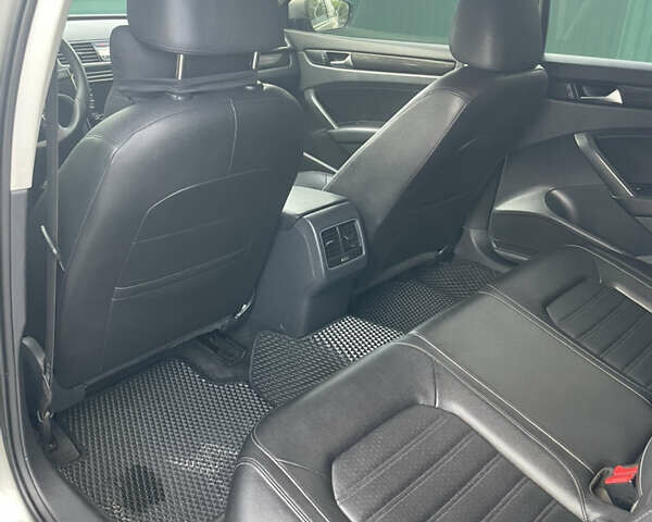 Фольксваген Пассат 2013 в Кривом Озере на Automoto.ua Серый Фольксваген Пассат, объемом двигателя 2 л и пробегом 192 тыс. км за 12500 $, фото 22 на Automoto.ua