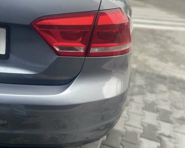 Серый Фольксваген Пассат, объемом двигателя 2.48 л и пробегом 209 тыс. км за 9100 $, фото 2 на Automoto.ua