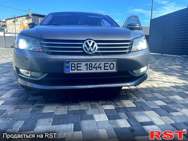 Серый Фольксваген Пассат, объемом двигателя 2.5 л и пробегом 119 тыс. км за 12200 $, фото 3 на Automoto.ua