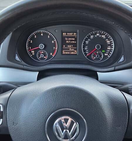 Серый Фольксваген Пассат, объемом двигателя 2.5 л и пробегом 252 тыс. км за 8900 $, фото 18 на Automoto.ua