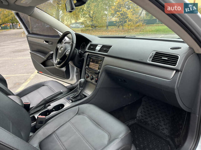 Серый Фольксваген Пассат, объемом двигателя 2.5 л и пробегом 230 тыс. км за 8700 $, фото 25 на Automoto.ua