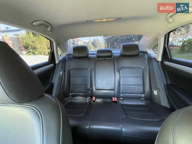 Серый Фольксваген Пассат, объемом двигателя 2.5 л и пробегом 179 тыс. км за 11300 $, фото 17 на Automoto.ua