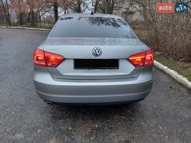 Серый Фольксваген Пассат, объемом двигателя 2.5 л и пробегом 219 тыс. км за 9800 $, фото 3 на Automoto.ua