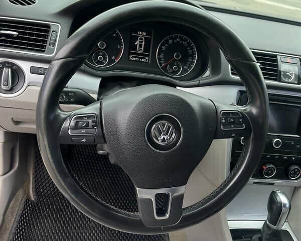 Сірий Фольксваген Пассат, об'ємом двигуна 2 л та пробігом 240 тис. км за 10000 $, фото 8 на Automoto.ua