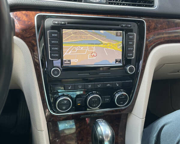 Сірий Фольксваген Пассат, об'ємом двигуна 2 л та пробігом 186 тис. км за 12500 $, фото 9 на Automoto.ua