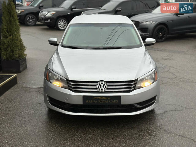 Серый Фольксваген Пассат, объемом двигателя 2.48 л и пробегом 187 тыс. км за 9800 $, фото 7 на Automoto.ua