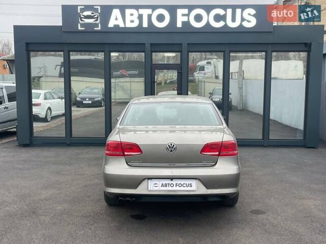 Серый Фольксваген Пассат, объемом двигателя 1.97 л и пробегом 240 тыс. км за 12490 $, фото 6 на Automoto.ua