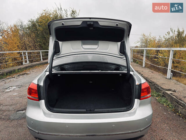 Фольксваген Пассат 2013 у Прилуках на Automoto.ua Сірий Фольксваген Пассат, об'ємом двигуна 2 л та пробігом 178 тис. км за 12500 $, фото 17 на Automoto.ua