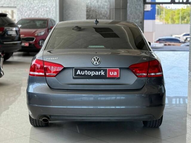 Серый Фольксваген Пассат, объемом двигателя 2.5 л и пробегом 217 тыс. км за 10640 $, фото 5 на Automoto.ua